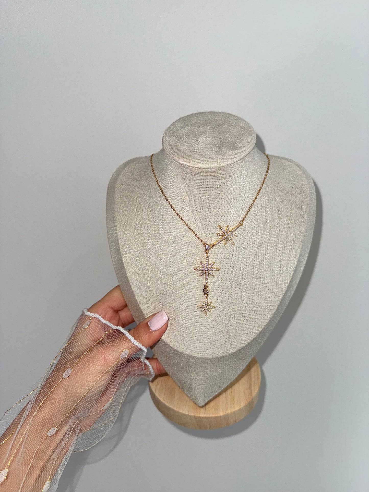 Collier stars