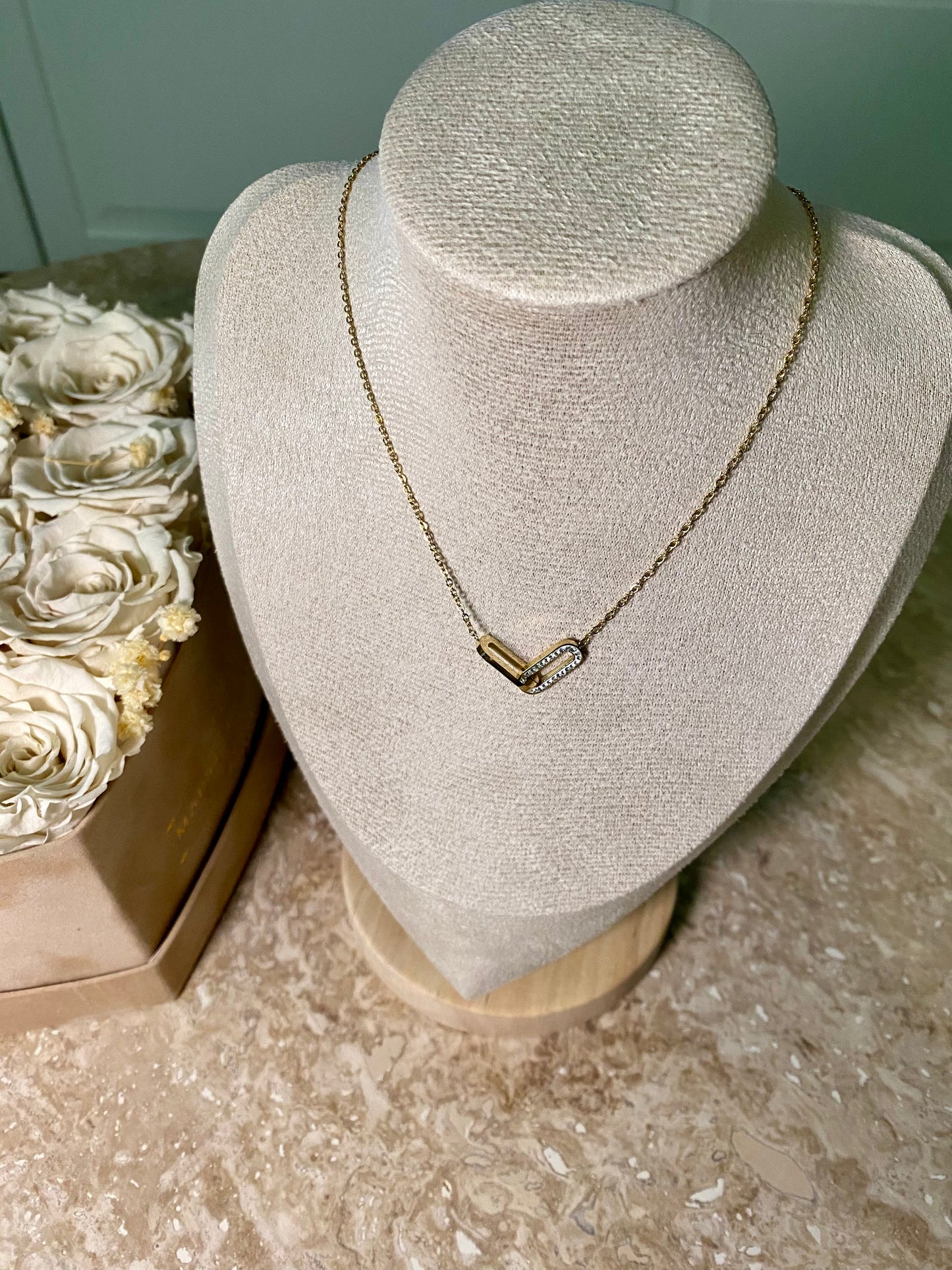 Collier Melia